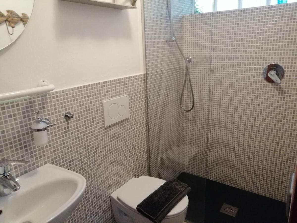 Casetta Del Molo Mandello del Lario Luaran gambar